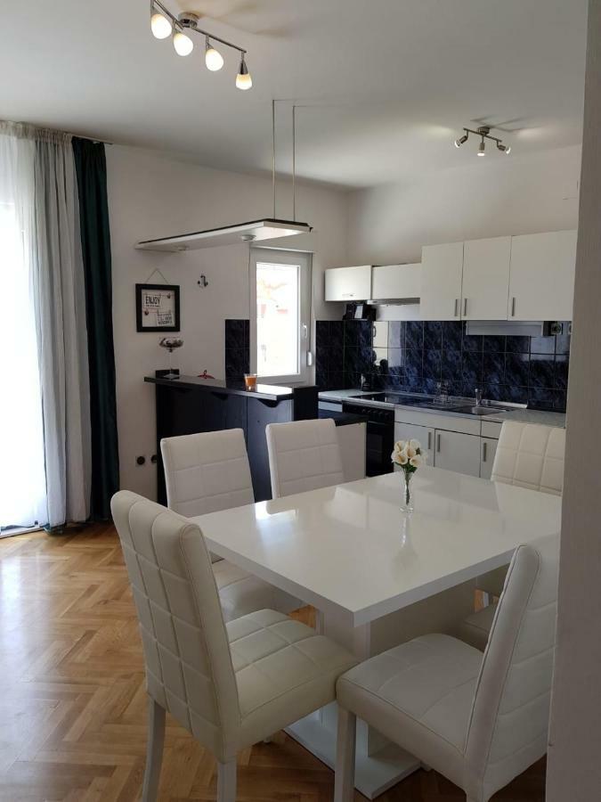 Apartment Mate Kastela Ngoại thất bức ảnh