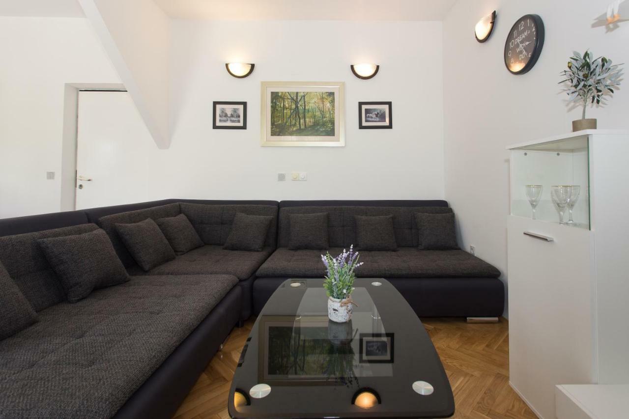 Apartment Mate Kastela Ngoại thất bức ảnh